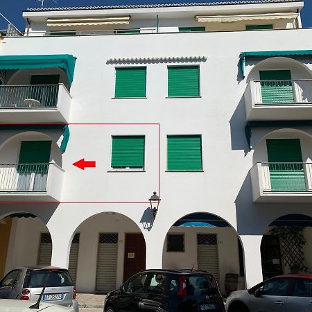 Casa Bianca 2 - Confortevole In Centro A โมเนเลีย ภายนอก รูปภาพ
